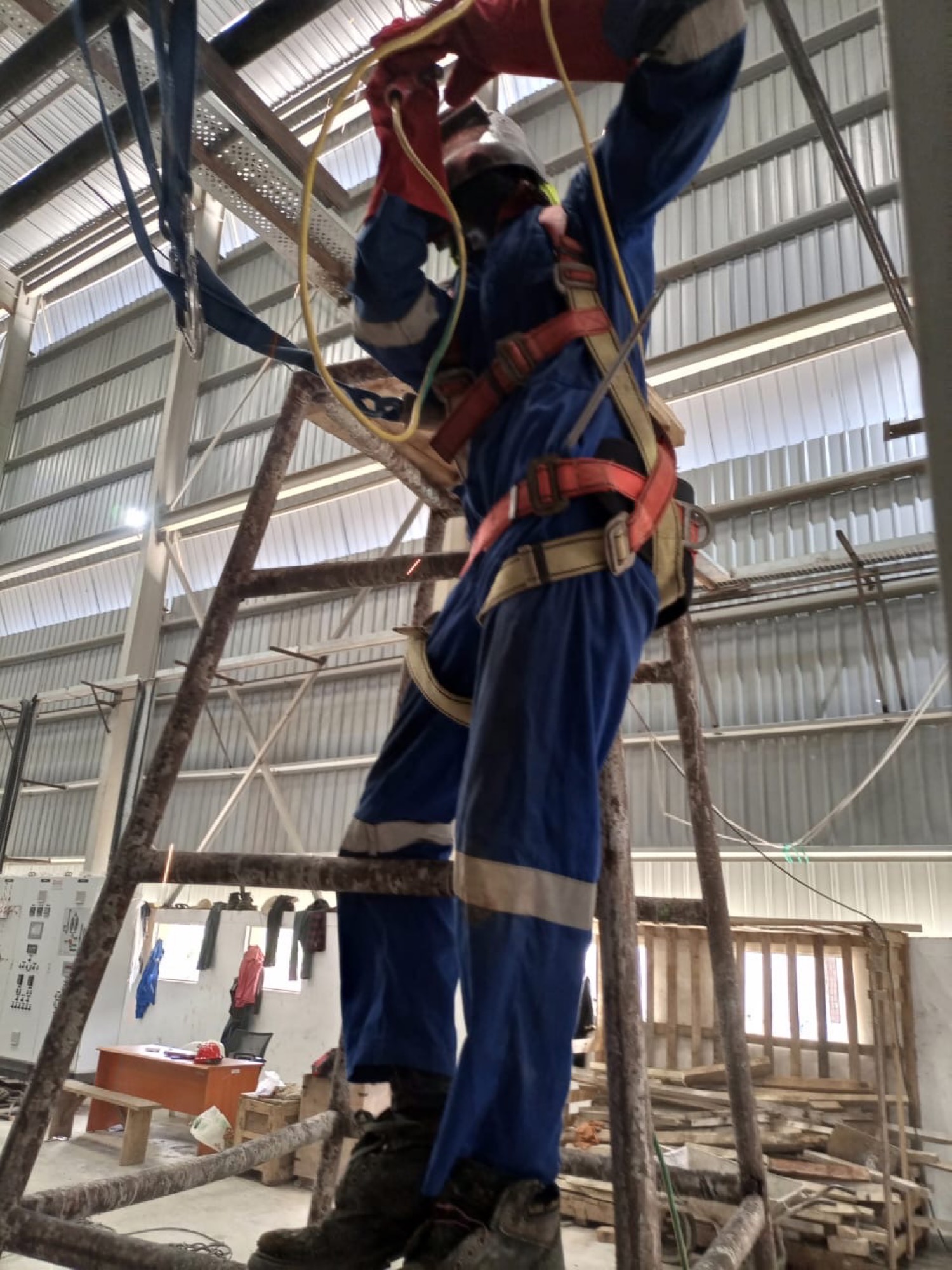 Height work with safety harness
