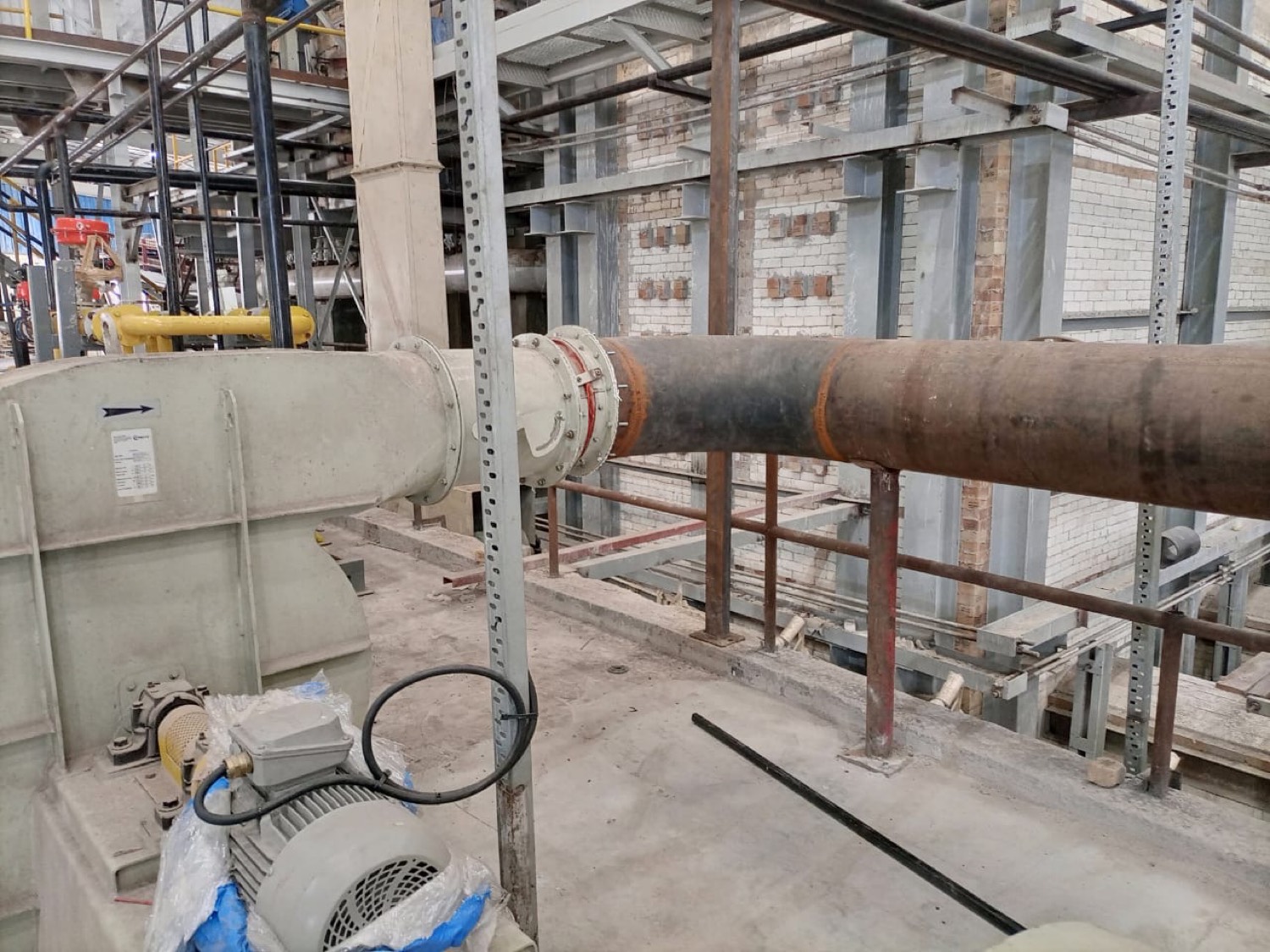 Flanged duct connection